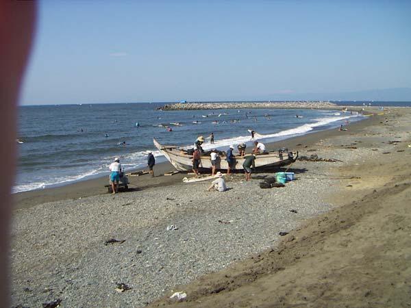 地引網船陸揚げ